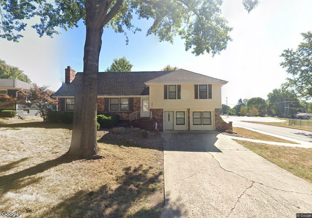 704 NW Range St, Blue Springs, MO 64015 - photo 1