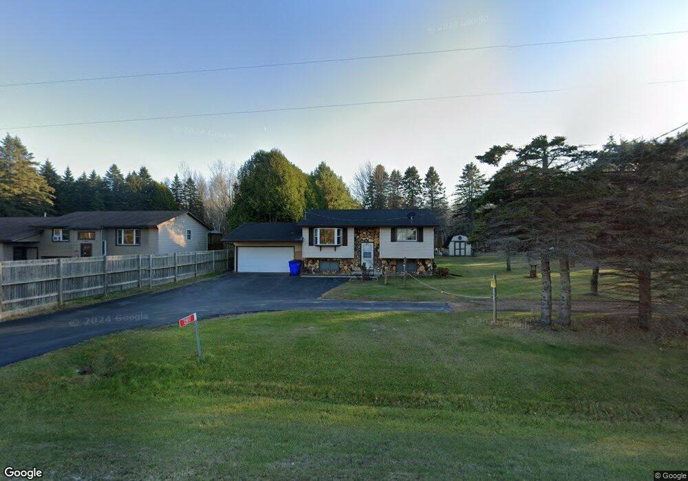 2811 Cottage Ln, Two Rivers, WI 54241 - photo 1