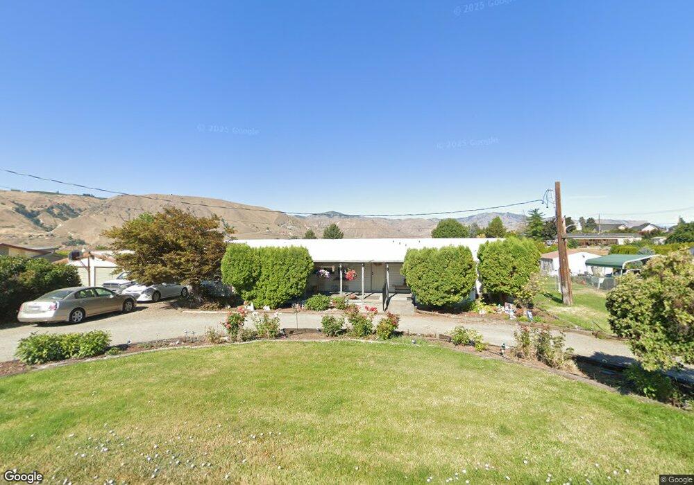 671 S Lyle Ave, East Wenatchee, WA 98802 - photo 1