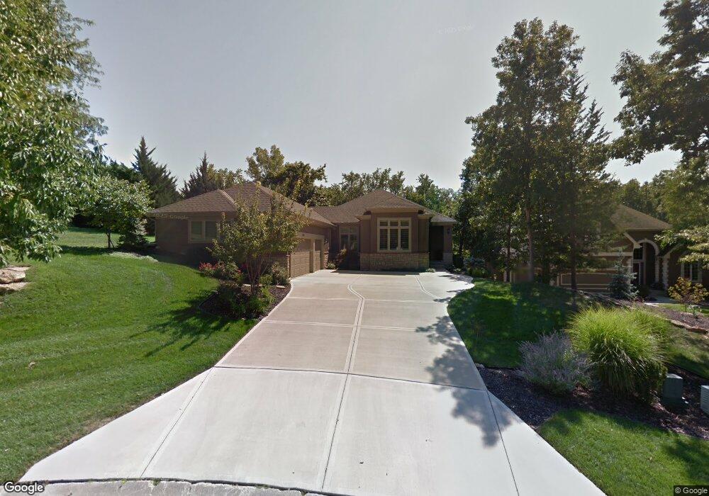 8401 Pflumm Cir, Lenexa, KS 66215 - photo 1