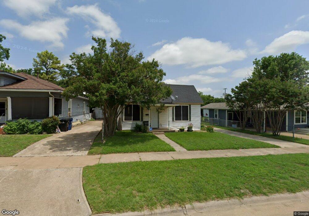 817 W Shepherd St, Denison, TX 75020 - photo 1