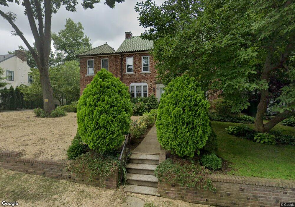 130 Ferndale Rd, Scarsdale, NY 10583 - photo 1