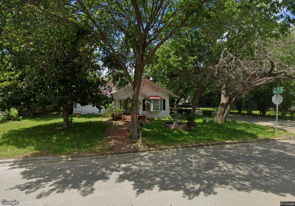 302 S Mitchell St, San Marcos, TX 78666 - photo 1