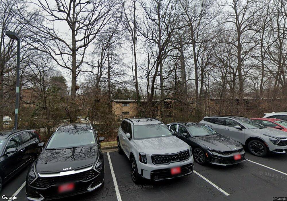 7829 Enola St unit 101, McLean, VA 22102 - photo 1