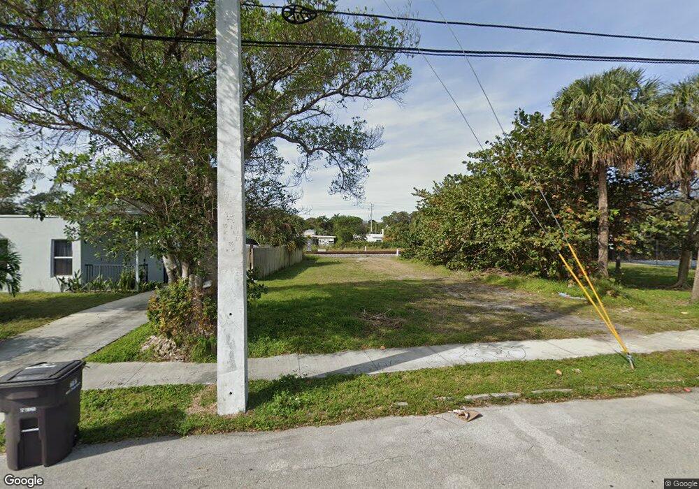 3817 Pinewood Ave, West Palm Beach, FL 33407 - photo 1