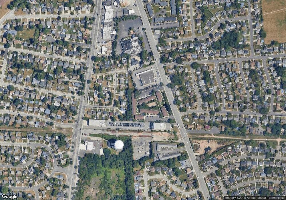 323- 14 Hicksville Rd unit 14, Bethpage, NY 11714 - photo 1