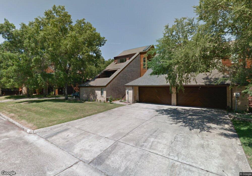 132 Moss Point Dr unit 2, Friendswood, TX 77546 - photo 1