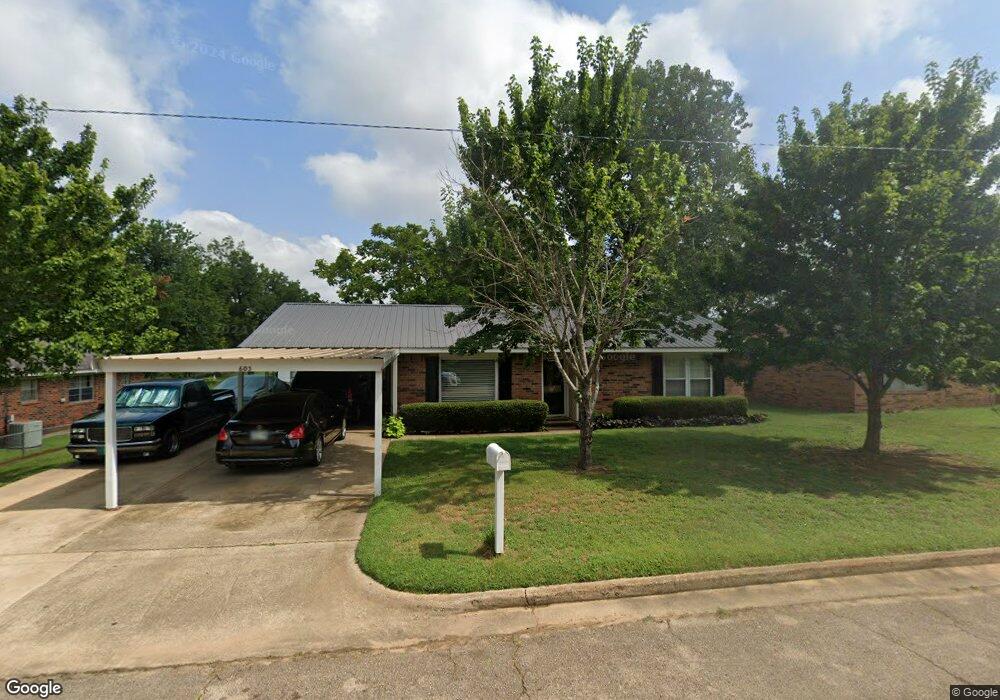 603 E Bissell St, Hugo, OK 74743 - photo 1