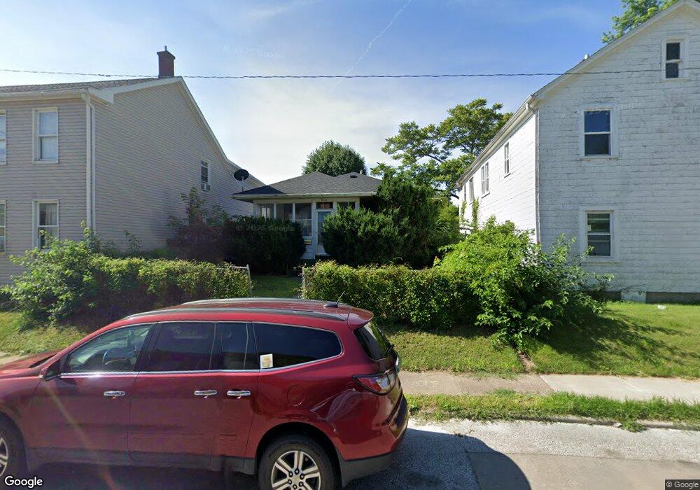 1513 W 16th St, Davenport, IA 52804 - photo 1