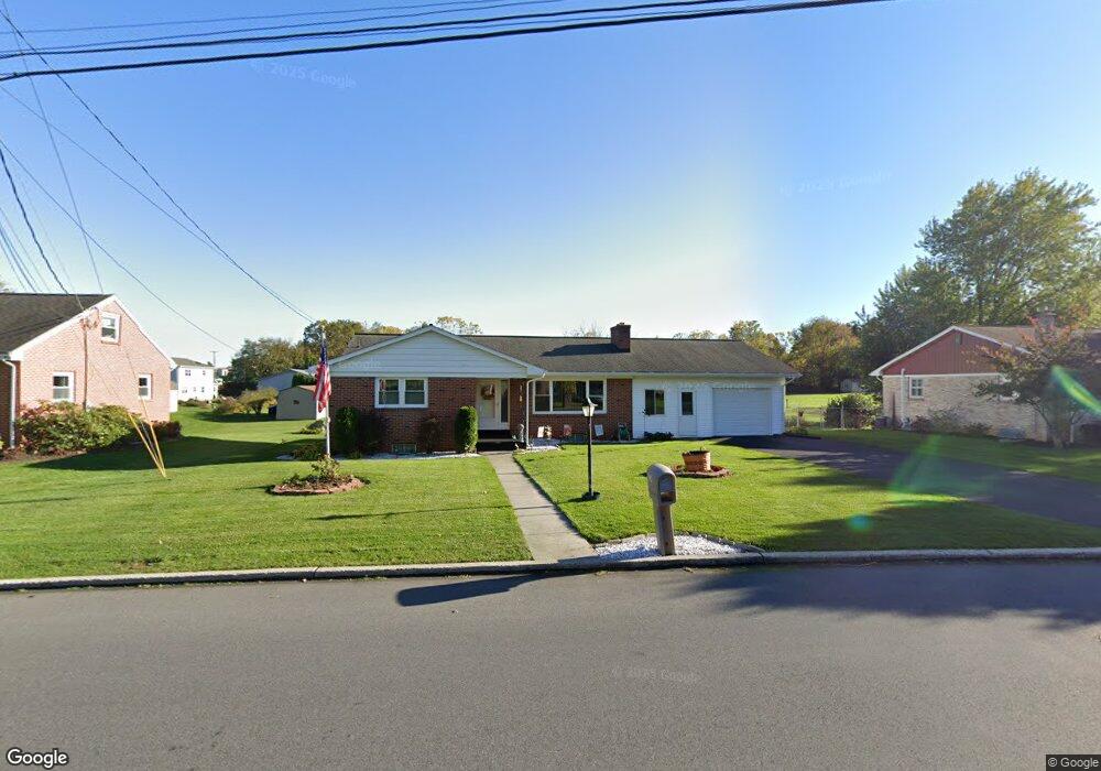 1044 E Maple St, Palmyra, PA 17078 - photo 1