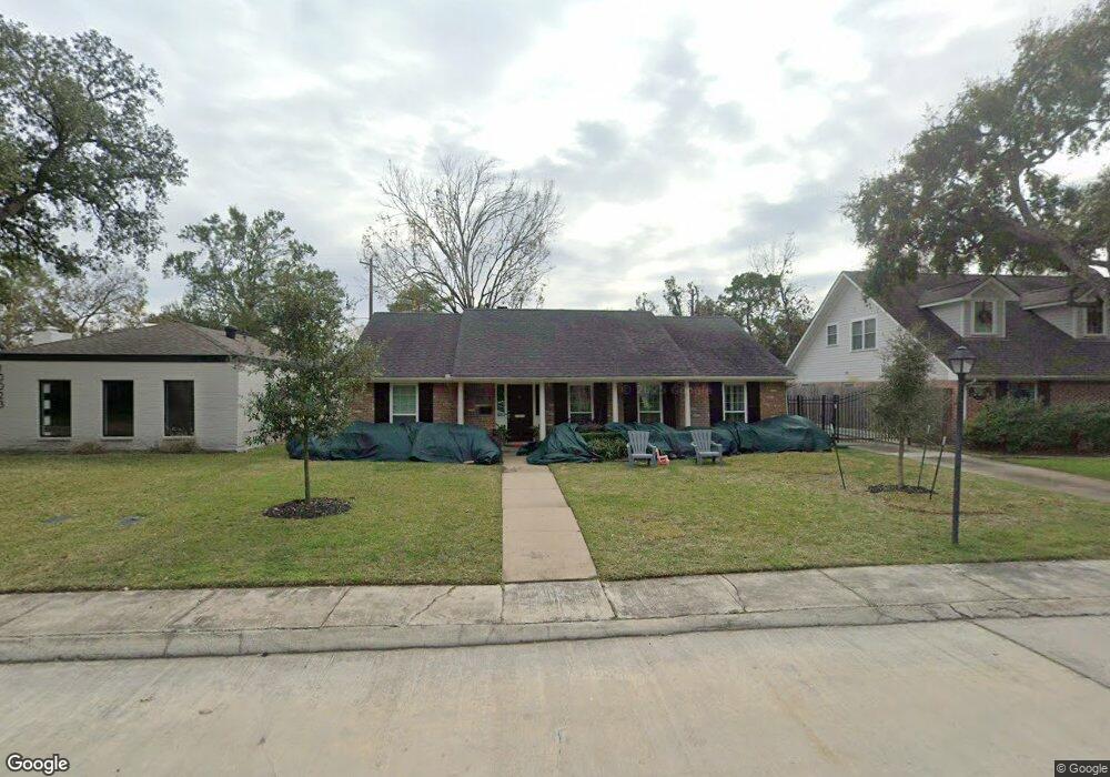 10027 Piping Rock Ln, Houston, TX 77042 - photo 1