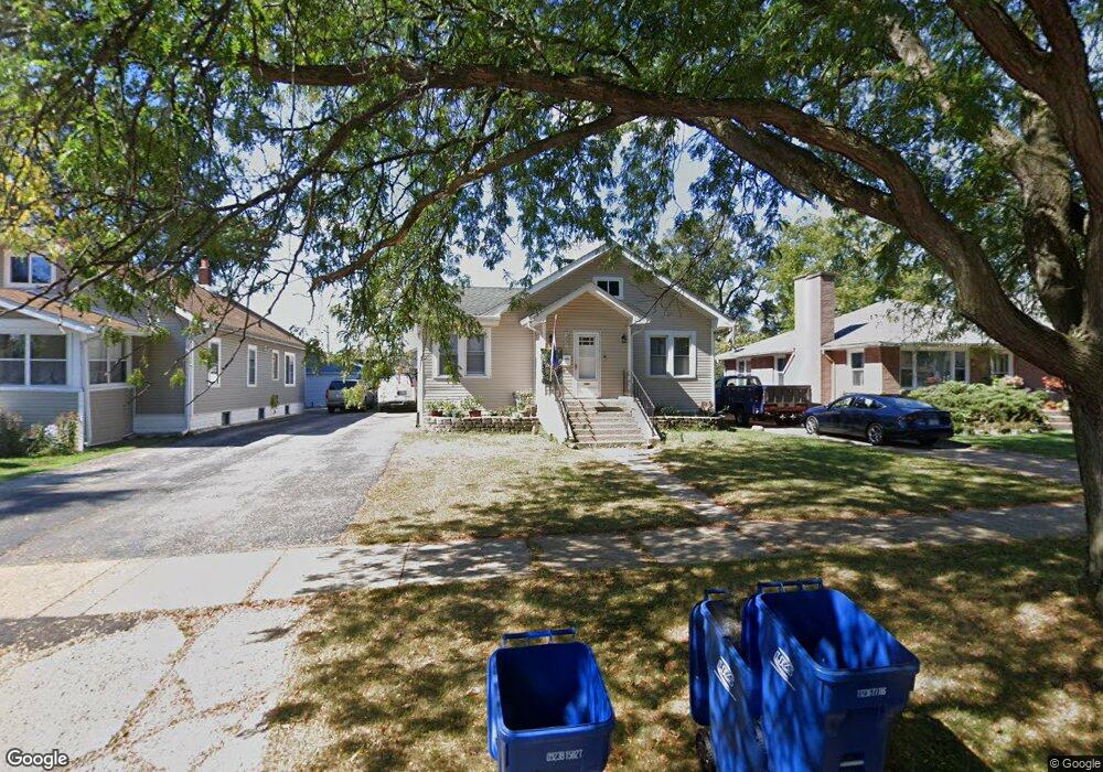 300 N Jackson St, Waukegan, IL 60085 - photo 1