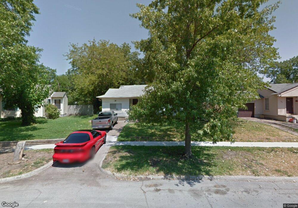 910 Ralph St, Grand Prairie, TX 75051 - photo 1