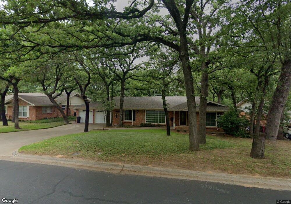 1112 Forest Oaks Ln, Hurst, TX 76053 - photo 1