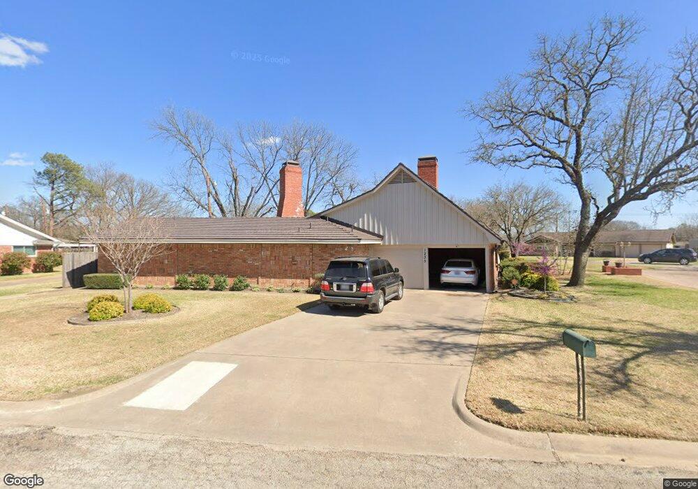 1235 Tanglewood Dr, Cleburne, TX 76033 - photo 1