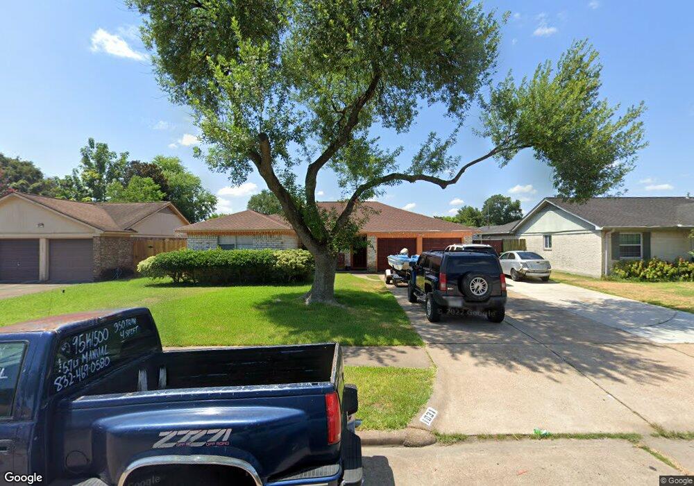 1031 Hidden Valley Dr, Houston, TX 77088 - photo 1