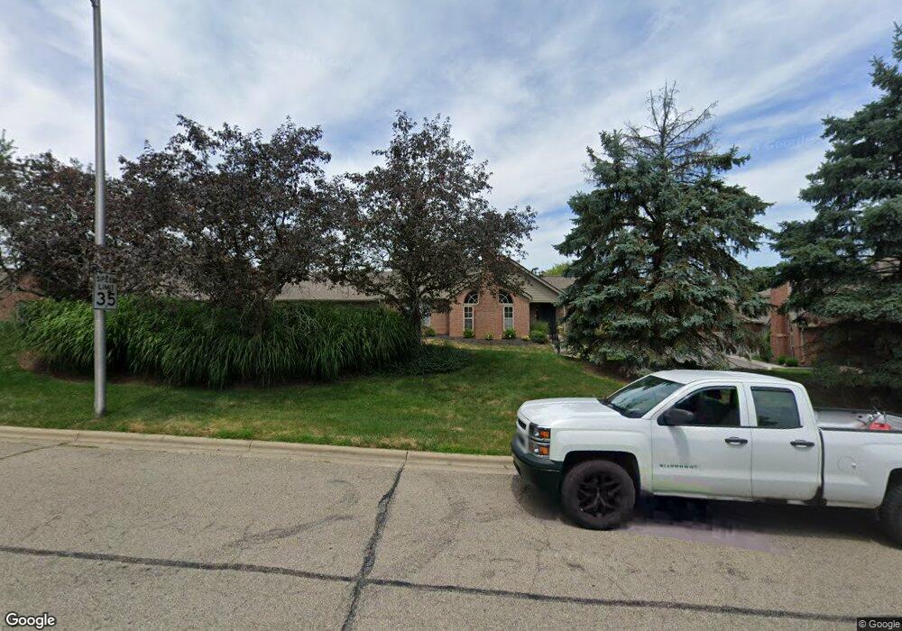 895 White Willow Ln unit 895, Columbus, OH 43235 - photo 1