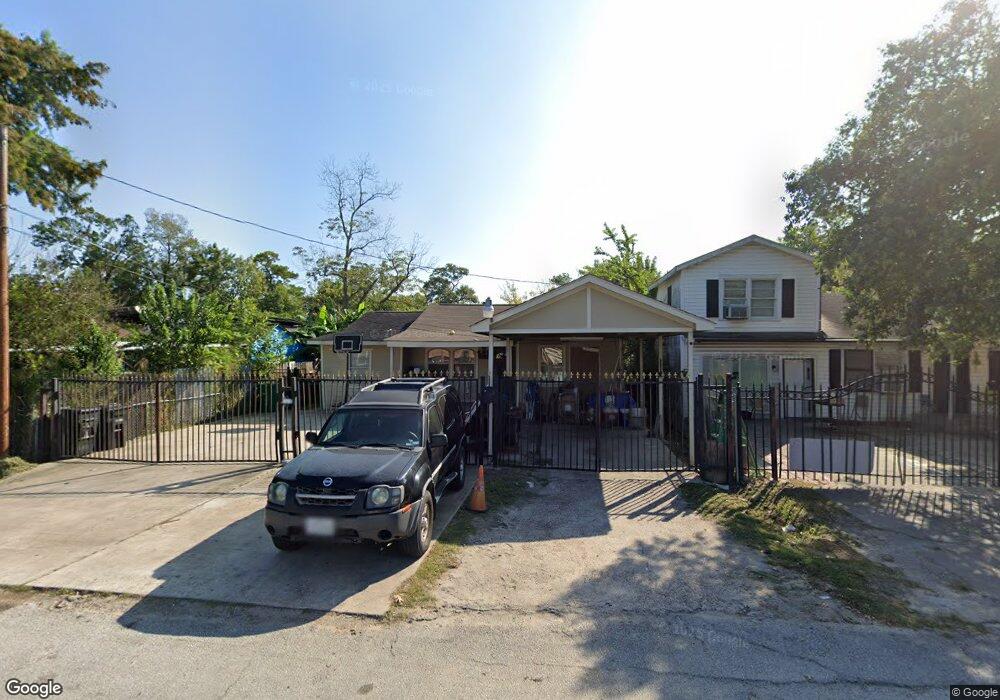 7914 Roswell St, Houston, TX 77022 - photo 1