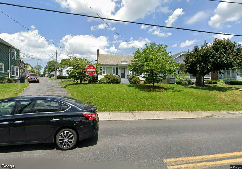 333 E Walnut St, Nazareth, PA 18064 - photo 1