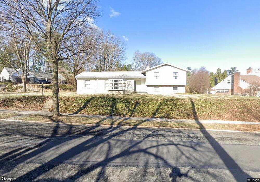 540 S Park Rd, Reading, PA 19610 - photo 1