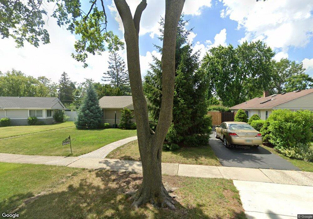 2043 Welwyn Ave, Des Plaines, IL 60018 - photo 1
