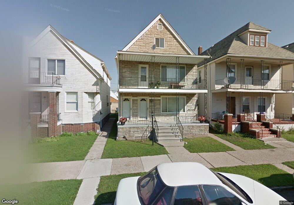 2305 Evaline St, HamtraMcK, MI 48212 - photo 1