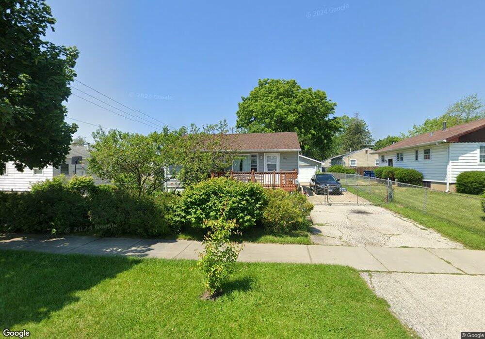2200 Oneida Rd, Waukegan, IL 60087 - photo 1