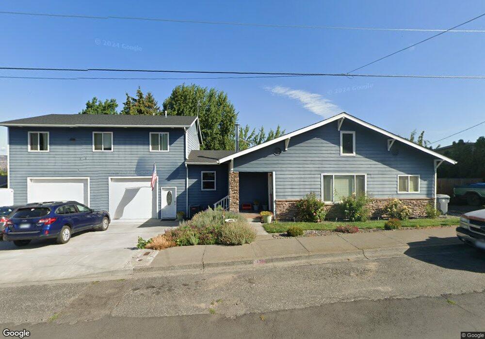 1915 E 14th St, the Dalles, OR 97058 - photo 1