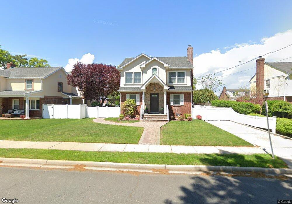 1082 Lloyd St, Franklin Square, NY 11010 - photo 1