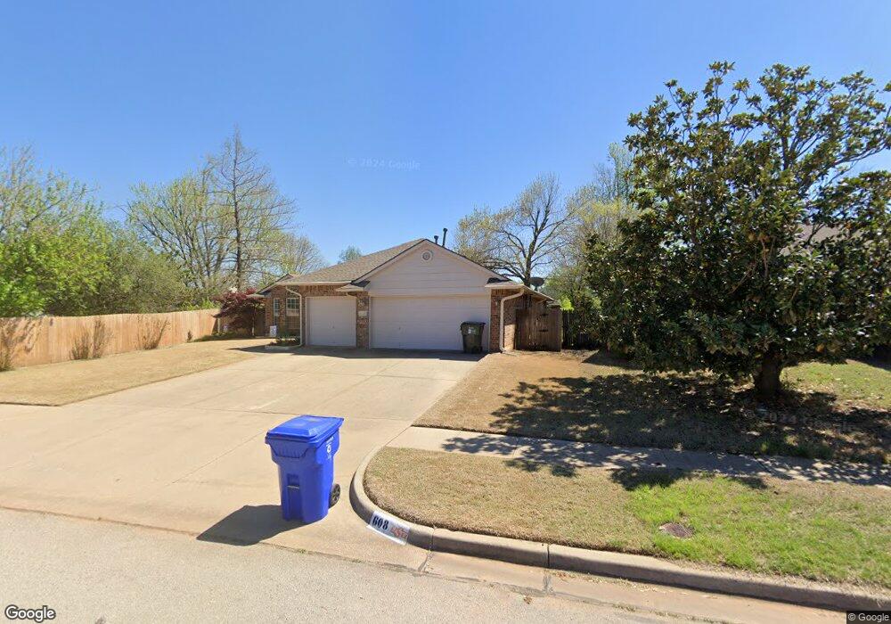 608 Gyrfalcon Dr, Norman, OK 73072 - photo 1