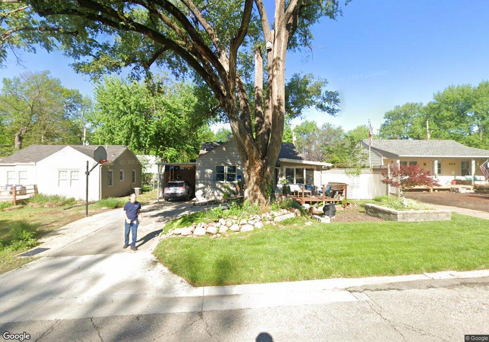 613 SW Vesper Ave, Topeka, KS 66606 - photo 1