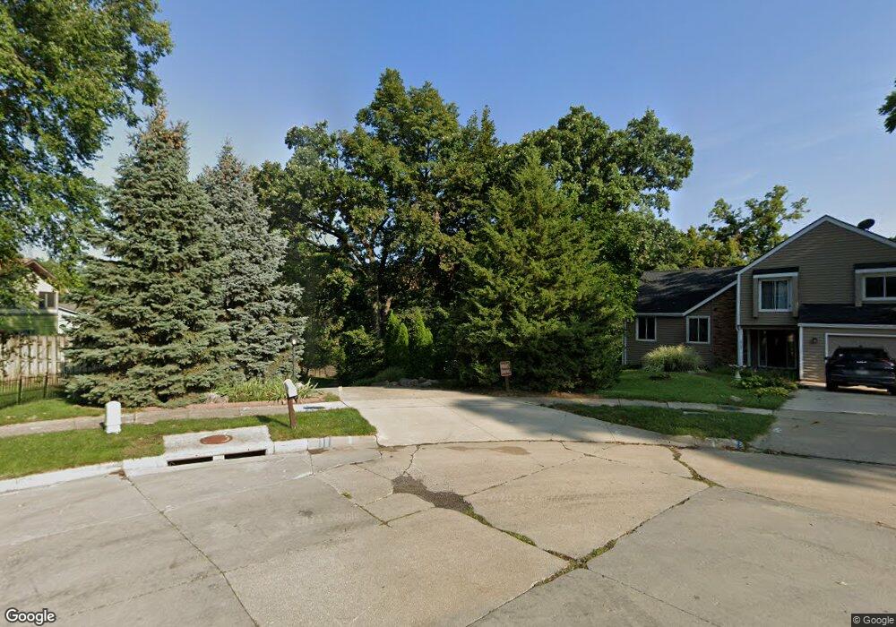 3731 Skyline Dr, Des Moines, IA 50310 - photo 1