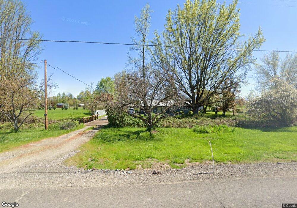 4946 Grant Rd, Central Point, OR 97502 - photo 1