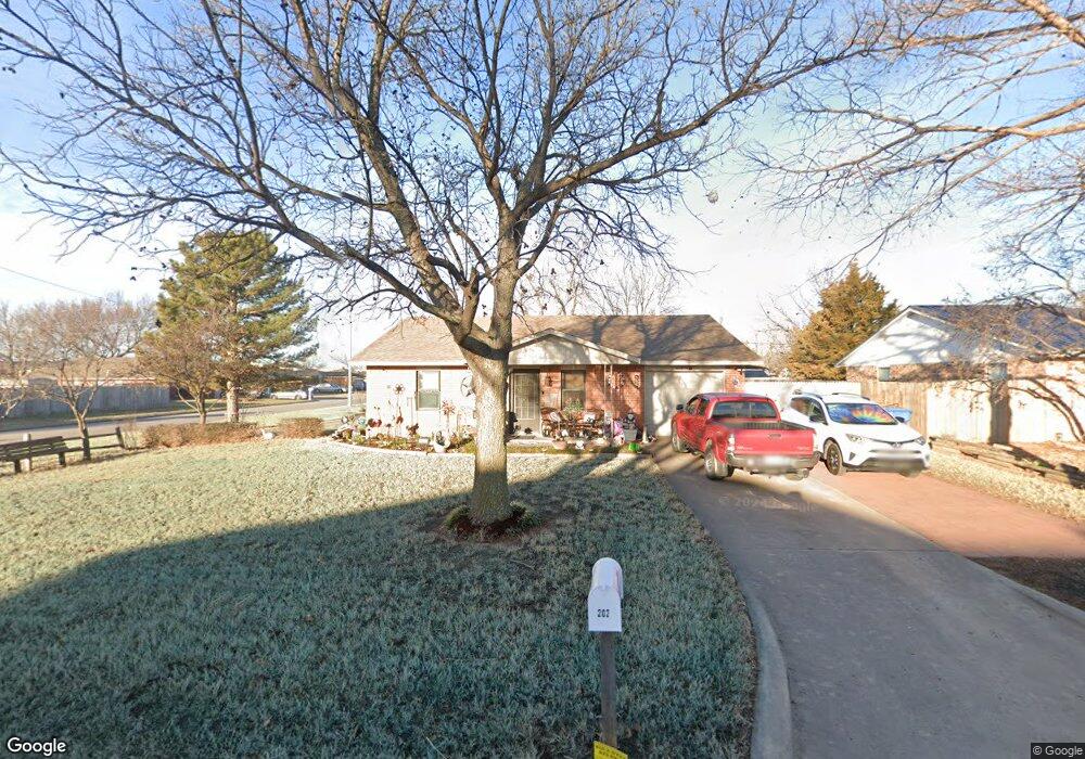 202 Deer Dr, Cache, OK 73527 - photo 1