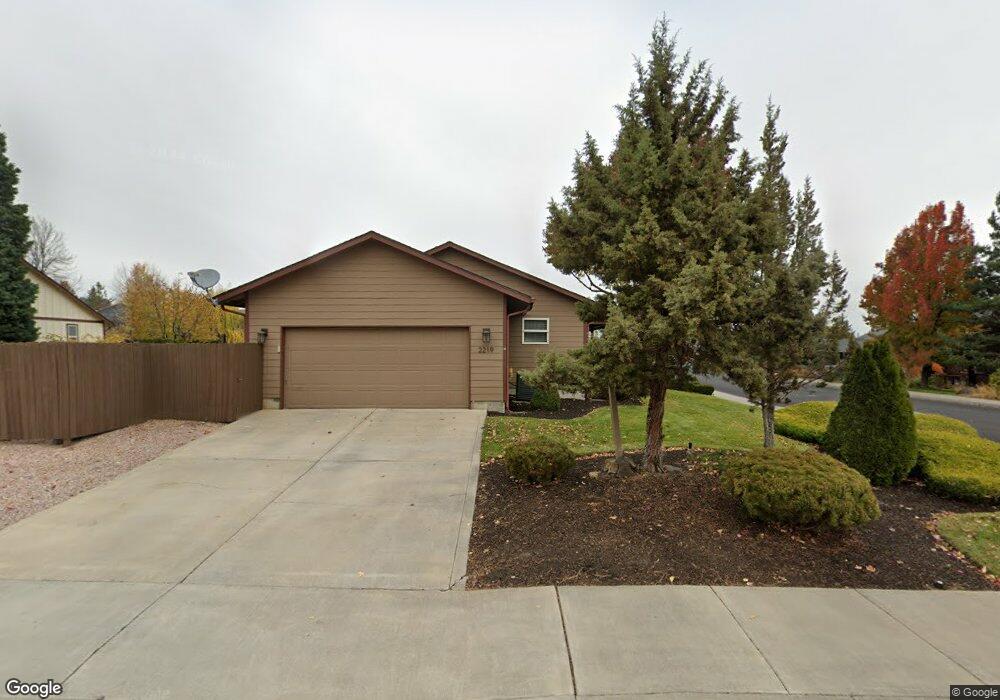 2207 SW Metolius Ave, Redmond, OR 97756 - photo 1