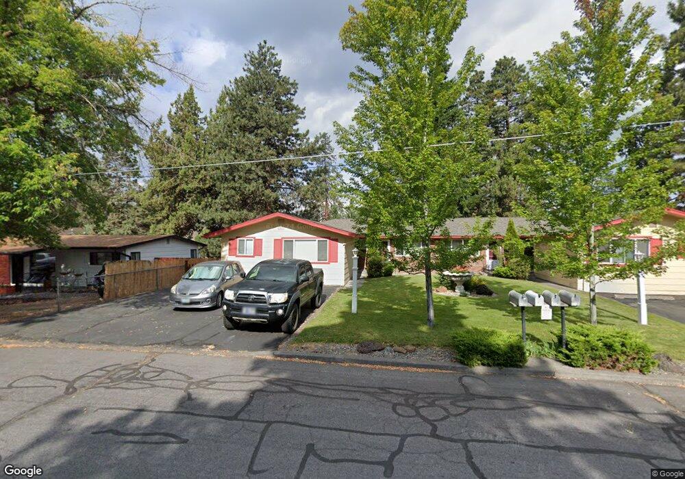 407 SE 4th St, Bend, OR 97702 - photo 1