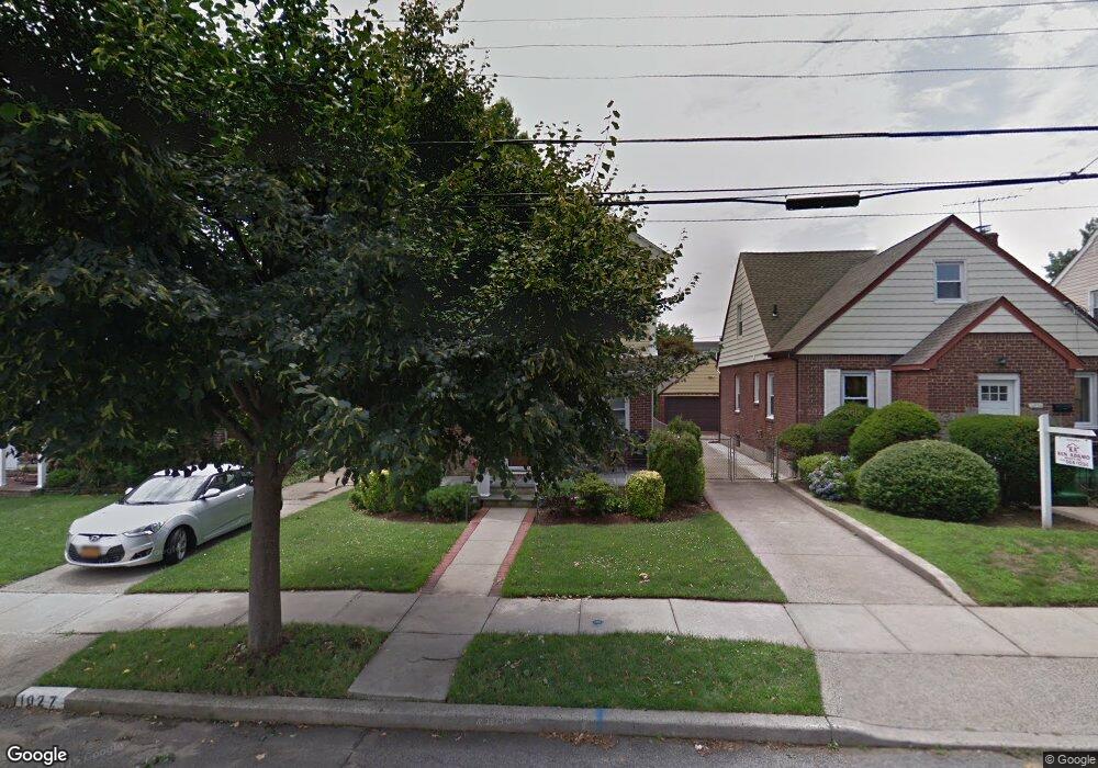 1027 Russell St, Franklin Square, NY 11010 - photo 1