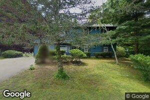 4 Meadowood Dr, South Dartmouth, MA 02748