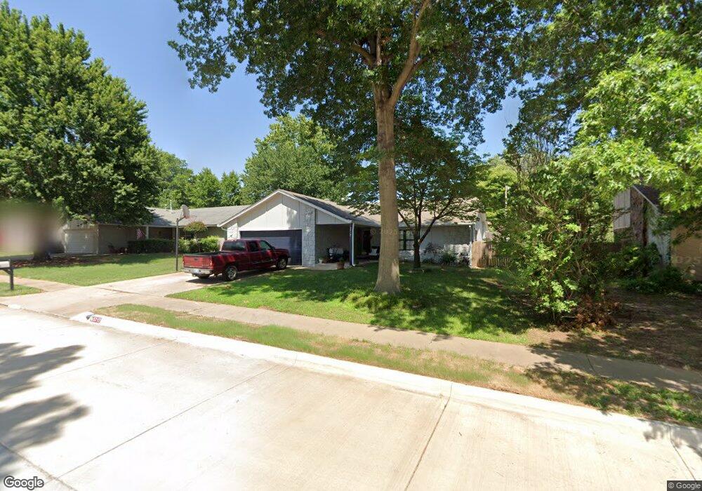 5717 S Cedar Ave, Broken Arrow, OK 74011 - photo 1