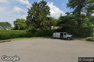 28 Shorewood Dr, Port Washington, NY 11050