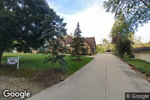 W148N7497 Woodland Dr, Menomonee Falls, WI 53051