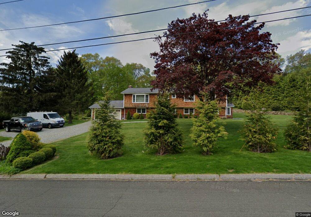 135 Thompson St, Shelton, CT 06484 - photo 1