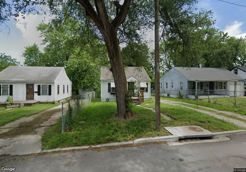 7125 S Benton Ave, Kansas City, MO 64132 - photo 1