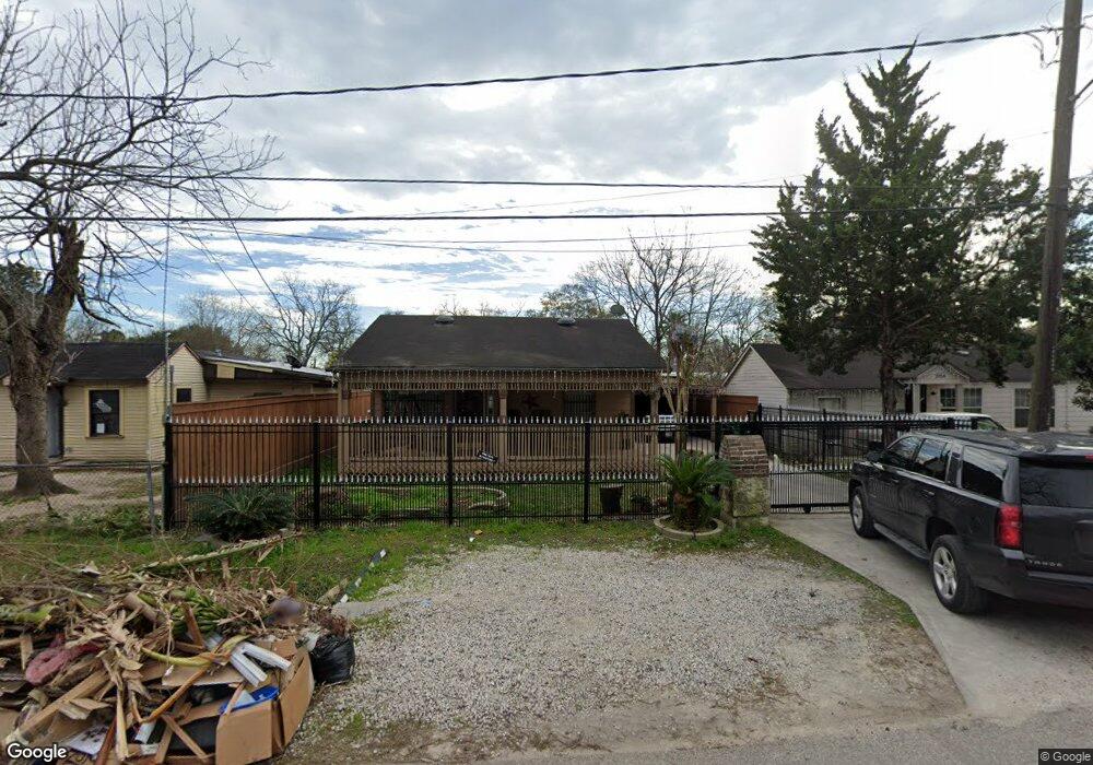 3006 Melbourne St, Houston, TX 77026 - photo 1