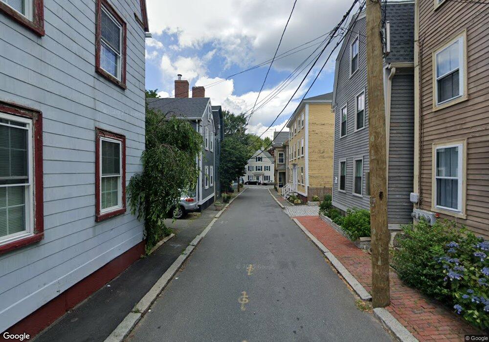 8.5 Curtis St unit 3, Salem, MA 01970 - photo 1