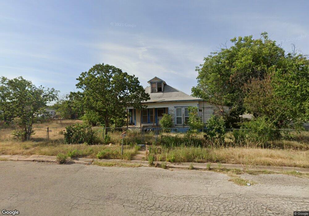 725 W Mesquite St, Coleman, TX 76834 - photo 1