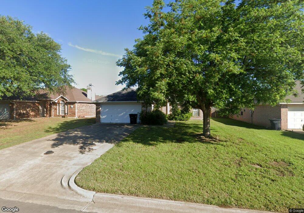 414 Preston Dr, Cleburne, TX 76033 - photo 1