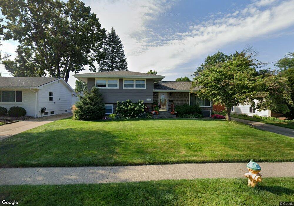 3934 Bel Aire Rd, Des Moines, IA 50310 - photo 1