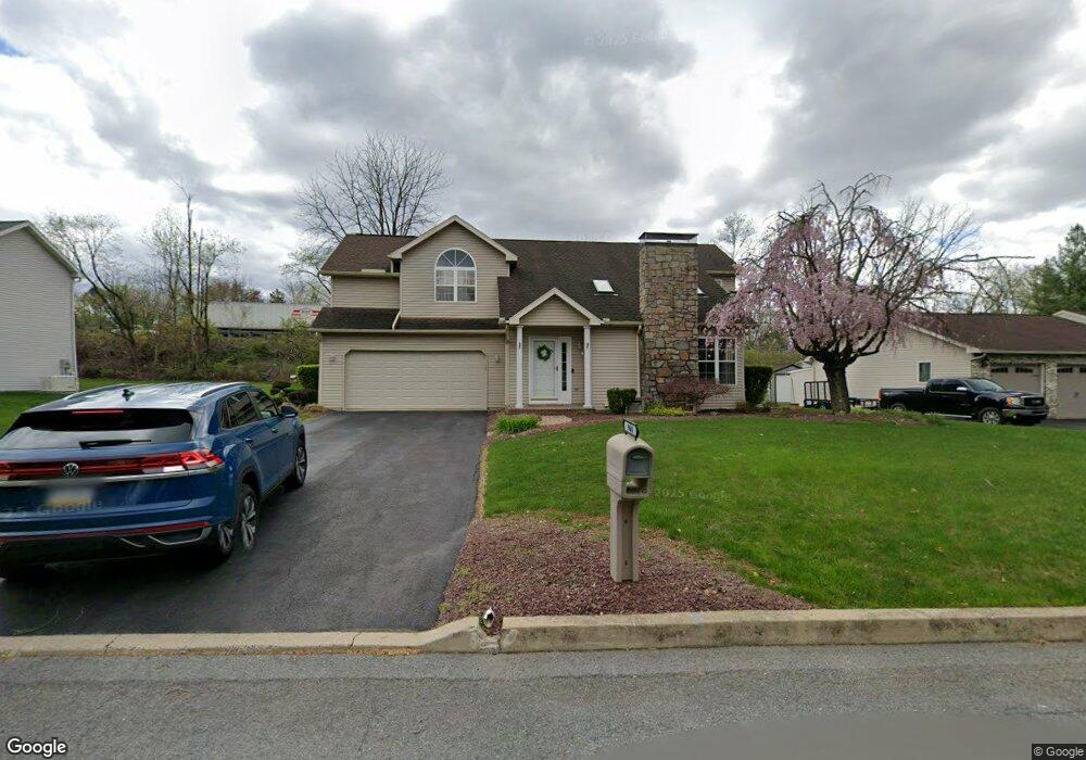 960 Pine Heights Rd, Reading, PA 19605 - photo 1