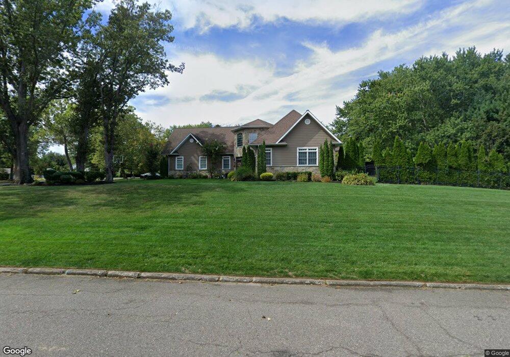 1 Rustic Gate Ln, Dix Hills, NY 11746 - photo 1